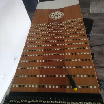 Harpejji - changement de cordes - 1